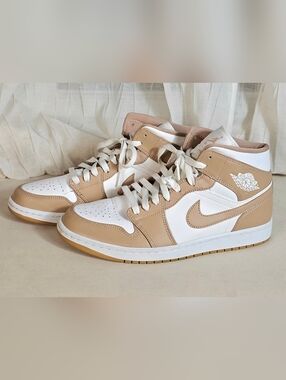 Nike Air Jordan 1 Mid Tan Gum Sneakers Men’s Size 11 Barely Worn